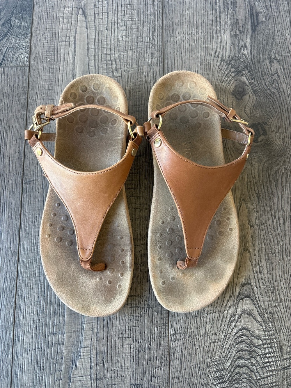 Vionic Kirra Tan Brown Leather T-Strap Sandals